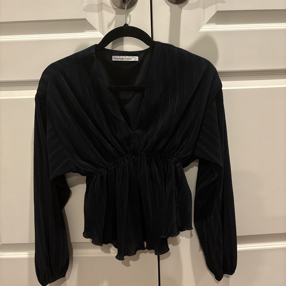 Elegant Black v-neck Women's Top